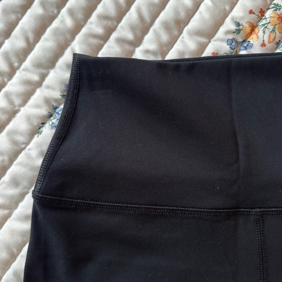 NWOT Yogalicious Lux Everyday 5” High Waist Black Biker Shorts – Small - Picture 3 of 6
